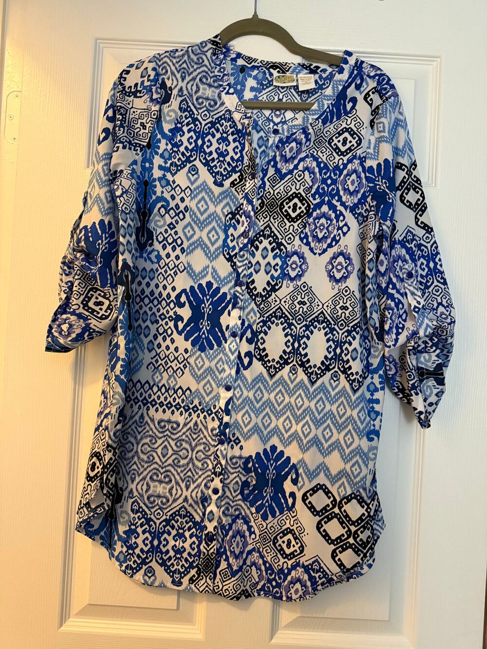 Collections Etc. Blue & White Patchwork Print Tunic Top. Size Medium.